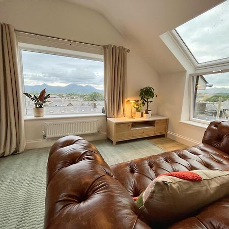 Porthmadog, Sleeps 11, 5 Bedrooms, 5 Bathrooms, Mountain Views 외부 사진