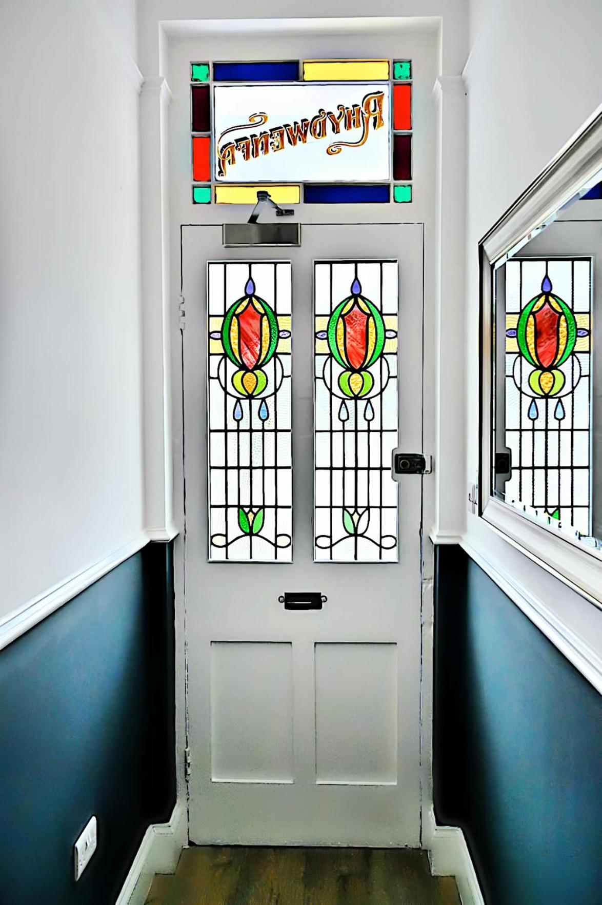 Porthmadog, Sleeps 11, 5 Bedrooms, 5 Bathrooms, Mountain Views 외부 사진