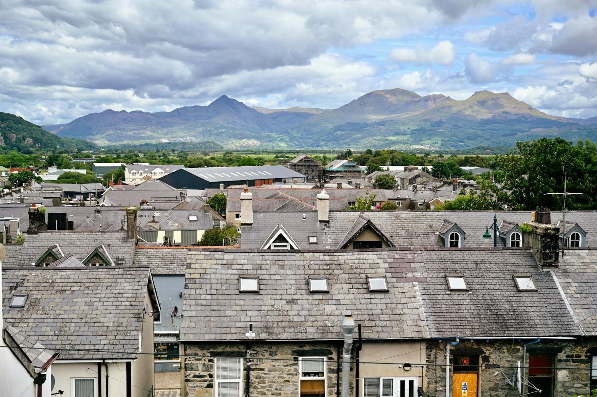 Porthmadog, Sleeps 11, 5 Bedrooms, 5 Bathrooms, Mountain Views 외부 사진
